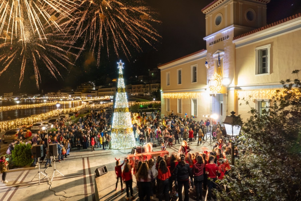 Έ&nu;&alpha;&upsilon;&sigma;&mu;&alpha; &Chi;&rho;&iota;&sigma;&tau;&omicron;&upsilon;&gamma;έ&nu;&nu;&omega;&nu; &sigma;&tau;&omicron;&nu; &Delta;ή&mu;&omicron; &Alpha;&nu;&alpha;&tau;&omicron;&lambda;&iota;&kappa;ή&sigmaf; &Mu;ά&nu;&eta;&sigmaf;