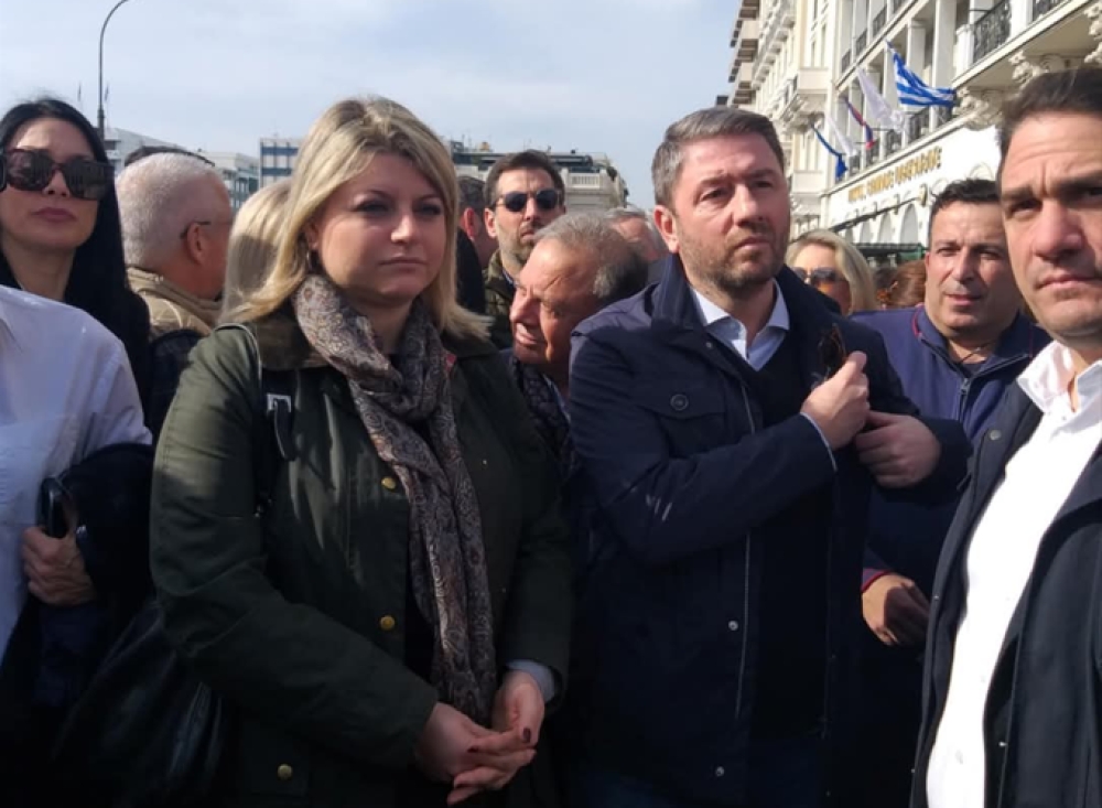 Έ&nu;&omega;&sigma;&epsilon; &tau;&eta; &phi;&omega;&nu;ή &tau;&eta;&sigmaf; &gamma;&iota;&alpha; &laquo;&omicron;&xi;&upsilon;&gamma;ό&nu;&omicron;&raquo; &eta; &Nu;ά&gamma;&iota;&alpha; &Gamma;&rho;&eta;&gamma;&omicron;&rho;ά&kappa;&omicron;&upsilon;