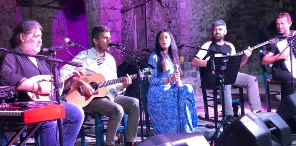 Μια μελωδική βραδιά με έντεχνο «αποτύπωμα» στον Βασσαρά (ΦΩΤΟ)