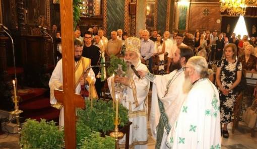&Lambda;&alpha;&mu;&pi;&rho;ό&sigmaf; &epsilon;&omicron;&rho;&tau;&alpha;&sigma;&mu;ό&sigmaf; &tau;&omicron;&upsilon; &Tau;&iota;&mu;ί&omicron;&upsilon; &Sigma;&tau;&alpha;&upsilon;&rho;&omicron;ύ &sigma;&tau;&eta; &Mu;&eta;&tau;&rho;ό&pi;&omicron;&lambda;&eta; &Sigma;&pi;ά&rho;&tau;&eta;&sigmaf;