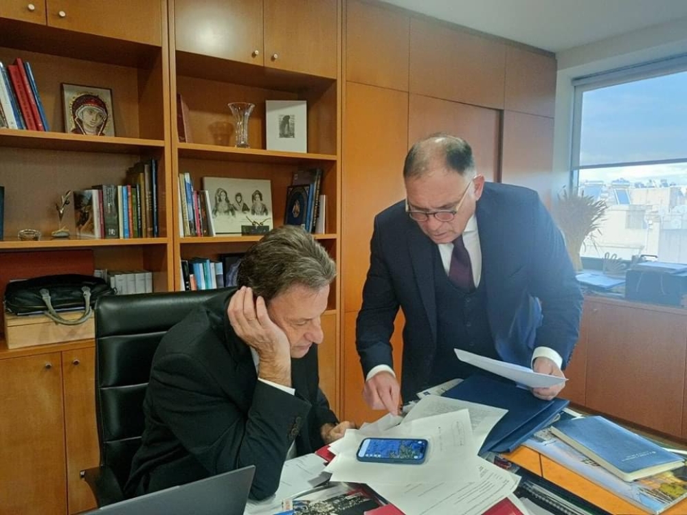 &Epsilon;&phi;&rsquo; ό&lambda;&eta;&sigmaf; &tau;&eta;&sigmaf; ύ&lambda;&eta;&sigmaf; &sigma;&upsilon;&nu;ά&nu;&tau;&eta;&sigma;&eta; &Nu;. &Kappa;&rho;&eta;&tau;&iota;&kappa;&omicron;ύ &mu;&epsilon; &Theta;. &Sigma;&kappa;&upsilon;&lambda;&alpha;&kappa;ά&kappa;&eta;