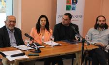&Sigma;&phi;&upsilon;&rho;&eta;&lambda;&alpha;&tau;ώ&nu;&tau;&alpha;&sigmaf; &tau;&eta;&nu; &alpha;&upsilon;&theta;&epsilon;&nu;&tau;&iota;&kappa;ή &lambda;&alpha;&kappa;&omega;&nu;&iota;&kappa;ή &tau;&alpha;&upsilon;&tau;ό&tau;&eta;&tau;&alpha;