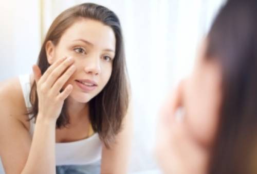 4 σημάδια ότι η ενυδατική σου δεν σου ταιριάζει