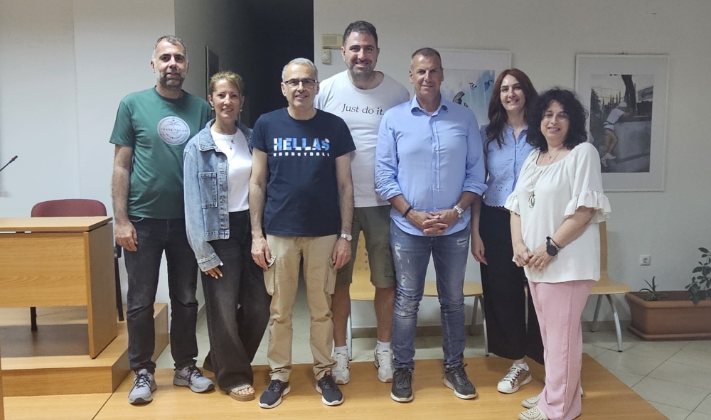 &Sigma;&tau;&iota;&sigmaf; &kappa;ά&lambda;&pi;&epsilon;&sigmaf; &omicron; &Sigma;&Kappa; &Sigma;&Pi;&Alpha;&Rho;&Tau;&Eta;: &Sigma;&upsilon;&gamma;&kappa;&rho;&omicron;&tau;ή&theta;&eta;&kappa;&epsilon; &tau;&omicron; &Delta;&Sigma; &tau;&eta;&sigmaf; &nu;έ&alpha;&sigmaf; &theta;&eta;&tau;&epsilon;ί&alpha;&sigmaf;