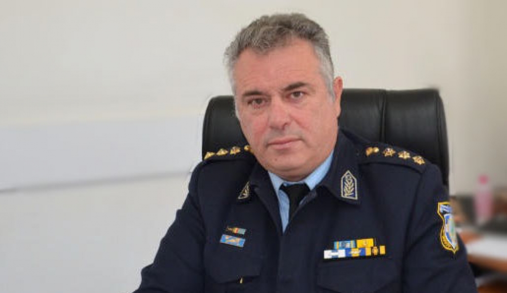 &Sigma;&tau;. &Tau;&omicron;&upsilon;&phi;&epsilon;&xi;ή&sigmaf;: &laquo;&Eta; &Alpha;&sigma;&tau;&upsilon;&nu;&omicron;&mu;ί&alpha; &sigma;&tau;&omicron;&chi;&epsilon;ύ&epsilon;&iota; &sigma;&tau;&eta;&nu; &kappa;&alpha;&lambda;ύ&tau;&epsilon;&rho;&eta; &pi;&rho;&omicron;&sigma;&tau;&alpha;&sigma;ί&alpha; &tau;&omega;&nu; &pi;&omicron;&lambda;&iota;&tau;ώ&nu;&raquo;