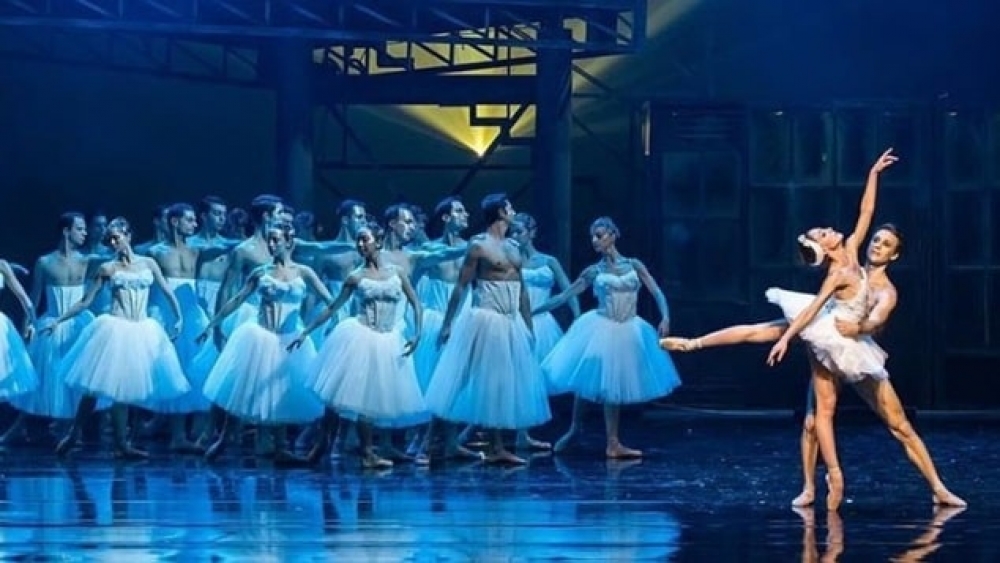 &Gamma;&iota;ό&rho;&tau;&alpha;&sigma;&epsilon; &tau;&eta;&nu; &Pi;&alpha;&gamma;&kappa;ό&sigma;&mu;&iota;&alpha; &Eta;&mu;έ&rho;&alpha; &Chi;&omicron;&rho;&omicron;ύ &mu;&epsilon; &tau;&eta;&nu; &Epsilon;&theta;&nu;&iota;&kappa;ή &Lambda;&upsilon;&rho;&iota;&kappa;ή &Sigma;&kappa;&eta;&nu;ή