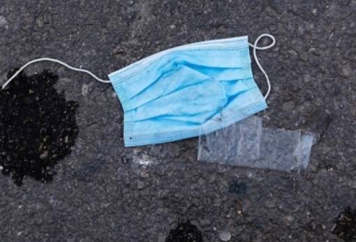 Η «πλαστική» ρύπανση που συνοδεύει την πανδημία