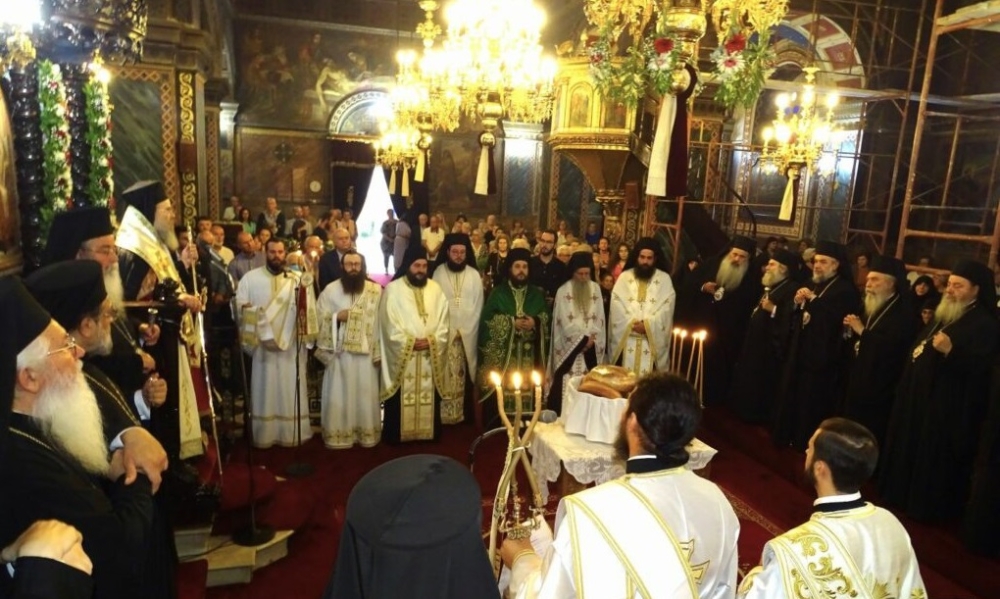 Έ&tau;&eta; &pi;&omicron;&lambda;&lambda;ά &Delta;έ&sigma;&pi;&omicron;&tau;&alpha;! &Epsilon;ό&rho;&tau;&alpha;&sigma;&epsilon; &tau;&alpha; &omicron;&nu;&omicron;&mu;&alpha;&sigma;&tau;ή&rho;&iota;&alpha; &omicron; &Mu;&eta;&tau;&rho;&omicron;&pi;&omicron;&lambda;ί&tau;&eta;&sigmaf; &Epsilon;&upsilon;&sigma;&tau;ά&theta;&iota;&omicron;&sigmaf;