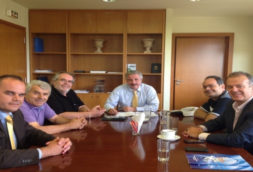  Με τον υπουργό ΠΕΚΑ συναντήθηκαν οι φορείς τουρισμού της Πελ/σου