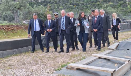 &Sigma;&tau;&eta;&nu; &Alpha;&rho;&kappa;&alpha;&delta;ί&alpha; &kappa;&alpha;&iota; &tau;&eta;&nu; έ&pi;&alpha;&upsilon;&lambda;&eta; &tau;&omicron;&upsilon; &Eta;&rho;ώ&delta;&eta; &Alpha;&tau;&tau;&iota;&kappa;&omicron;ύ &omicron; &Pi;&rho;ό&epsilon;&delta;&rho;&omicron;&sigmaf; &tau;&eta;&sigmaf; &Delta;&eta;&mu;&omicron;&kappa;&rho;&alpha;&tau;ί&alpha;&sigmaf;