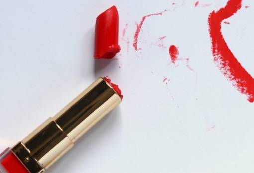 Έλιωσε το αγαπημένο σου κραγιόν από τη ζέστη;