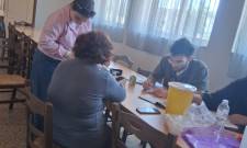 &Eta; &pi;&rho;ό&lambda;&eta;&psi;&eta; &pi;ή&gamma;&epsilon;... &pi;ό&rho;&tau;&alpha;-&pi;ό&rho;&tau;&alpha; &sigma;&epsilon; &Kappa;&alpha;&mu;ί&nu;&iota;&alpha;, &Xi;&eta;&rho;&omicron;&kappa;ά&mu;&pi;&iota; &kappa;&alpha;&iota; &Pi;&omicron;&tau;&alpha;&mu;&iota;ά