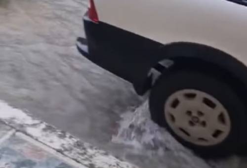 Δρόμοι «λίμνες» στη Σπάρτη από τη βροχή (ΦΩΤΟ)