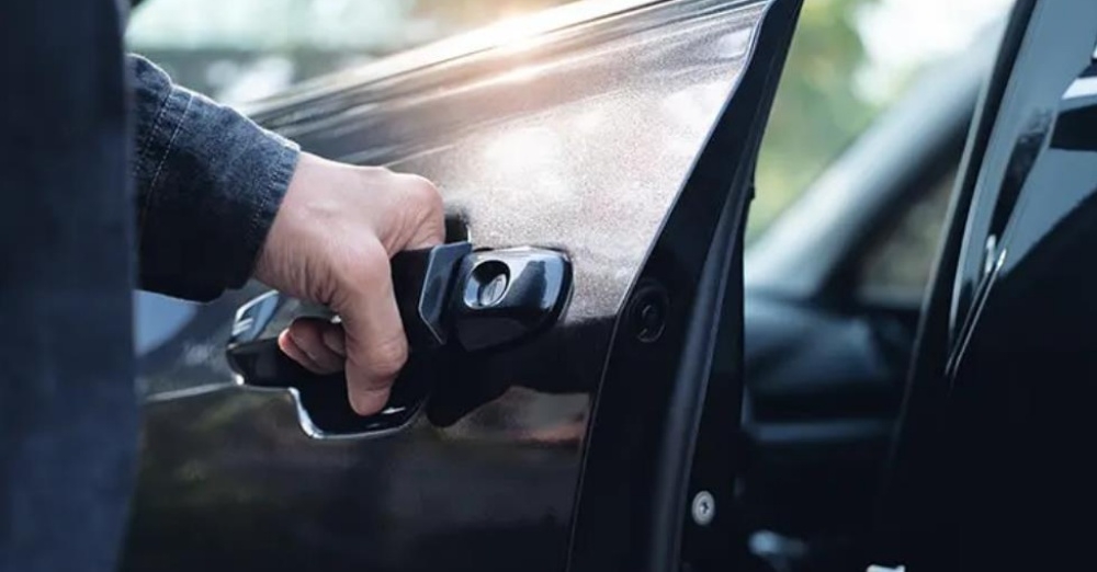 &Sigma;&tau;&omicron; &sigma;&tau;ό&chi;&alpha;&sigma;&tau;&rho;&omicron; &laquo;&delta;&iota;&delta;ύ&mu;&omicron;&upsilon;&raquo; &delta;&rho;&alpha;&sigma;&tau;ώ&nu; &omicron;&chi;ή&mu;&alpha;&tau;&alpha; &sigma;&epsilon; &chi;&omega;&rho;&iota;ά &tau;&omicron;&upsilon; &Delta;. &Sigma;&pi;ά&rho;&tau;&eta;&sigmaf;