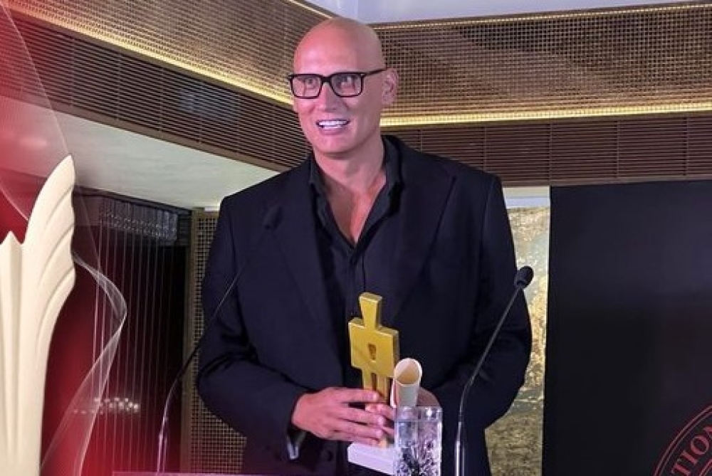 &Pi;&alpha;&gamma;&kappa;ό&sigma;&mu;&iota;&omicron;&sigmaf; &delta;&iota;&alpha;&pi;&rho;&epsilon;&pi;ή&sigmaf; &sigma;&tau;&eta;&nu; &Pi;&rho;&omicron;&eta;&gamma;&mu;έ&nu;&eta; &Alpha;&rho;&chi;&iota;&tau;&epsilon;&kappa;&tau;&omicron;&nu;&iota;&kappa;ή &omicron; &Pi;. &Tau;ό&mu;&pi;&rho;&alpha;&sigmaf;