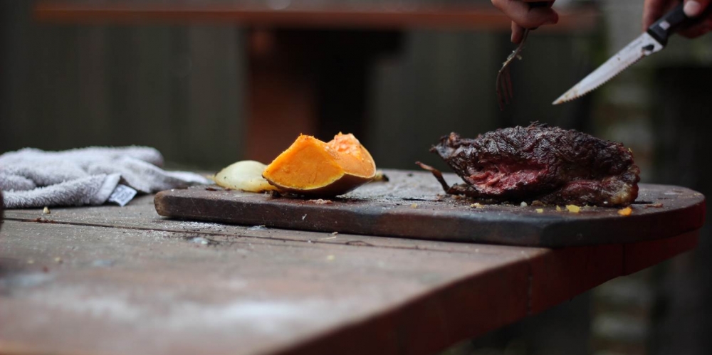 &laquo;&Theta;&upsilon;&sigma;ί&alpha;&raquo; &gamma;&iota;&alpha; &tau;&omicron; &pi;&epsilon;&rho;&iota;&beta;ά&lambda;&lambda;&omicron;&nu; &omicron;&iota; &delta;&iota;&alpha;&tau;&rho;&omicron;&phi;&iota;&kappa;έ&sigmaf; &sigma;&upsilon;&nu;ή&theta;&epsilon;&iota;&epsilon;&sigmaf; &tau;&omega;&nu; &Epsilon;&upsilon;&rho;&omega;&pi;&alpha;ί&omega;&nu;