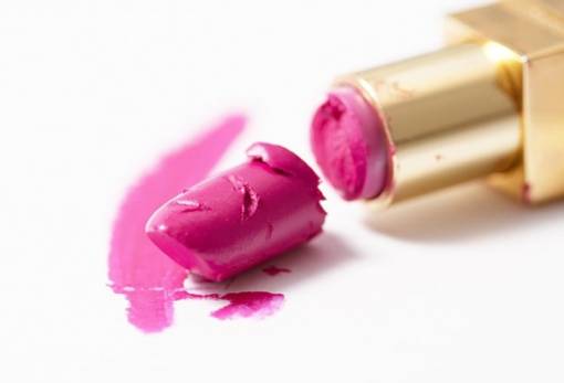 Σου έλιωσε το αγαπημένο σου κραγιόν από τη ζέστη;