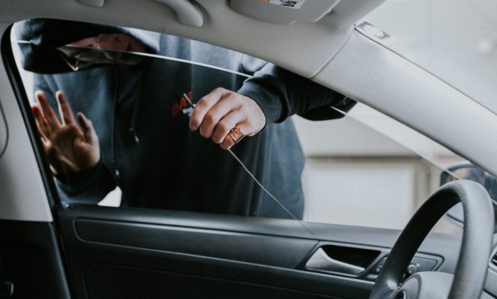 &Omicron;&delta;&eta;&gamma;&omicron;ύ&sigma;&epsilon; &kappa;&lambda;&epsilon;&mu;&mu;έ&nu;&omicron; ό&chi;&eta;&mu;&alpha; &chi;&omega;&rho;ί&sigmaf; &delta;ί&pi;&lambda;&omega;&mu;&alpha; &upsilon;&pi;ό &tau;&eta;&nu; &epsilon;&pi;ή&rho;&epsilon;&iota;&alpha; &alpha;&lambda;&kappa;&omicron;ό&lambda; &sigma;&tau;&eta; &Sigma;&pi;ά&rho;&tau;&eta;