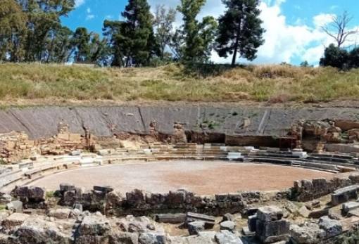 Στο Αρχαίο Θέατρο Σπάρτης η Ιστορία σκηνοθετεί μια αφήγηση αιώνων