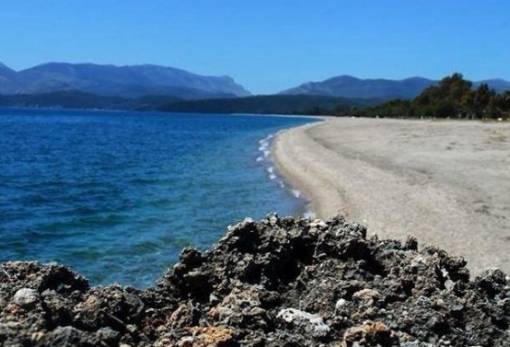 Εθελοντικός καθαρισμός της παραλίας Μαυροβουνίου