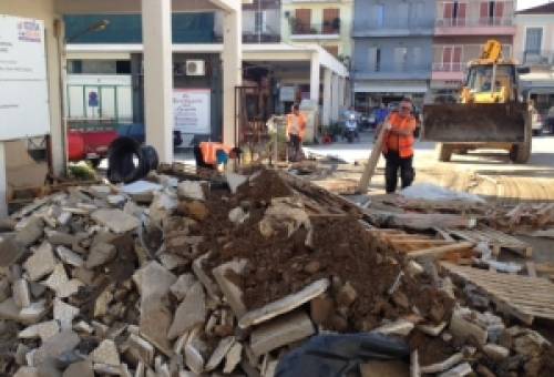 Σήκωσε τα μπάζα του Open Mall o Δήμος Σπάρτης