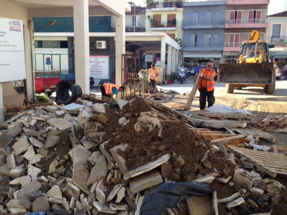 Σήκωσε τα μπάζα του Open Mall o Δήμος Σπάρτης