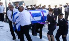 &laquo;&Rho;ά&gamma;&iota;&sigma;&alpha;&nu;&raquo; &kappa;&alpha;&iota; &omicron;&iota; &pi;έ&tau;&rho;&epsilon;&sigmaf; &sigma;&tau;&eta;&nu; &kappa;&eta;&delta;&epsilon;ί&alpha; &tau;&omicron;&upsilon; &Upsilon;&pi;&omicron;&delta;&iota;&omicron;&iota;&kappa;&eta;&tau;ή &tau;&eta;&sigmaf; &Pi;&Upsilon; &Gamma;&upsilon;&theta;&epsilon;ί&omicron;&upsilon;