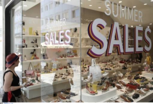 Αντίστροφη μέτρηση για να ξεκινήσουν οι θερινές εκπτώσεις