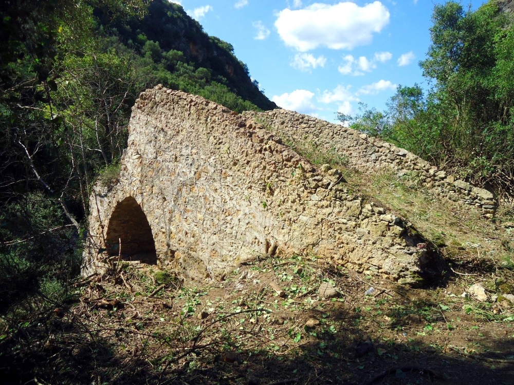 &Sigma;&tau;&eta; &Beta;&omicron;&upsilon;&lambda;ή &tau;&omicron; &iota;&sigma;&tau;&omicron;&rho;&iota;&kappa;ό &Gamma;&epsilon;&phi;ύ&rho;&iota; &Kappa;ό&pi;&alpha;&nu;&omicron;&upsilon; &kappa;&alpha;&iota; &eta; &pi;&omicron;&lambda;&iota;&tau;&iota;&sigma;&tau;&iota;&kappa;ή &delta;&iota;&alpha;&delta;&rho;&omicron;&mu;ή &sigma;&tau;&omicron;&nu; &Epsilon;&upsilon;&rho;ώ&tau;&alpha;