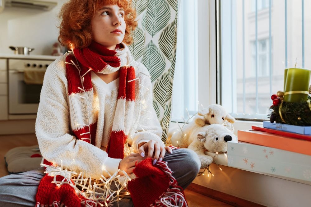 &Mu;&epsilon;&tau;ά &tau;&alpha; &Chi;&rho;&iota;&sigma;&tau;&omicron;ύ&gamma;&epsilon;&nu;&nu;&alpha; &tau;&omicron; &sigma;&pi;ί&tau;&iota; &mu;&omicron;&iota;ά&zeta;&epsilon;&iota; ά&delta;&epsilon;&iota;&omicron;; 5 &alpha;&pi;&lambda;έ&sigmaf; &kappa;&iota;&nu;ή&sigma;&epsilon;&iota;&sigmaf; &gamma;&iota;&alpha; &chi;&epsilon;&iota;&mu;&epsilon;&rho;&iota;&nu;ή &delta;&iota;&alpha;&kappa;ό&sigma;&mu;&eta;&sigma;&eta; &gamma;&epsilon;&mu;ά&tau;&eta; &theta;&alpha;&lambda;&pi;&omega;&rho;ή