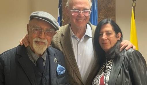 &Sigma;&chi;ό&lambda;&iota;&omicron; &tau;&eta;&sigmaf; &Nu;. &Mu;&alpha;&nu;&omicron;&upsilon;&sigma;&omicron;&gamma;&iota;ά&nu;&nu;&eta; &sigma;&tau;&omicron; ά&rho;&theta;&rho;&omicron; &tau;&omicron;&upsilon; &laquo;&Lambda;&Tau; plus+&raquo; &gamma;&iota;&alpha; &tau;&eta; &delta;&omega;&rho;&epsilon;ά &Delta;. &Delta;&omicron;ύ&kappa;&alpha;