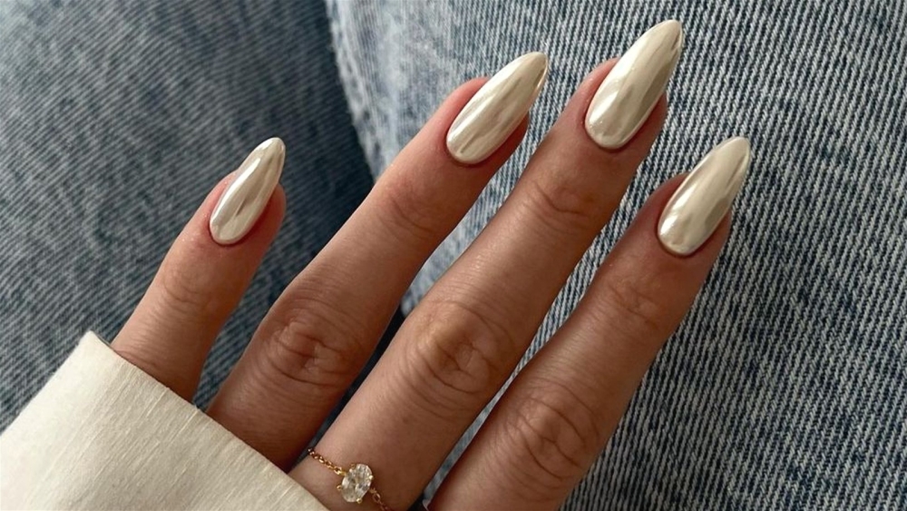 Vanilla chrome nails: &Eta; &pi;&iota;&omicron; &kappa;&omicron;&mu;&psi;ή &tau;ά&sigma;&eta; &tau;&omicron;&upsilon; &phi;&theta;&iota;&nu;&omicron;&pi;ώ&rho;&omicron;&upsilon;
