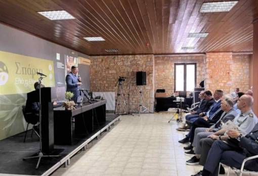 Καλολαδωμένη μηχανή ανάπτυξης με λακωνική ελιά και ελαιόλαδο