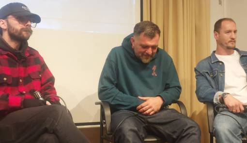 &laquo;&Mu;&iota;&kappa;&rho;ό&phi;&omega;&nu;&omicron; &Alpha;&nu;&omicron;&iota;&chi;&tau;ό&raquo; &hellip;&gamma;&iota;&alpha; &tau;&eta; &phi;&omega;&nu;ή &tau;&eta;&sigmaf; &nu;έ&alpha;&sigmaf; &gamma;&epsilon;&nu;&iota;ά&sigmaf;