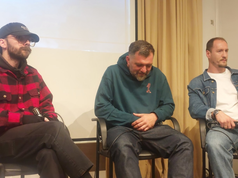 &laquo;&Mu;&iota;&kappa;&rho;ό&phi;&omega;&nu;&omicron; &Alpha;&nu;&omicron;&iota;&chi;&tau;ό&raquo; &hellip;&gamma;&iota;&alpha; &tau;&eta; &phi;&omega;&nu;ή &tau;&eta;&sigmaf; &nu;έ&alpha;&sigmaf; &gamma;&epsilon;&nu;&iota;ά&sigmaf;