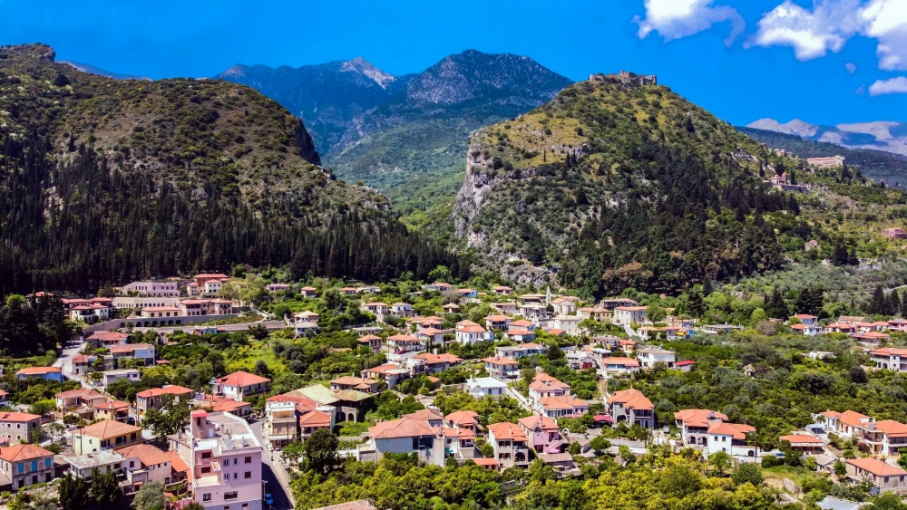 &laquo;&Mu;&pi;&lambda;ό&kappa;&omicron;&raquo; &sigma;&tau;&alpha; &omicron;&chi;ή&mu;&alpha;&tau;&alpha; &sigma;&tau;&eta;&nu; &pi;&lambda;&alpha;&tau;&epsilon;ί&alpha; &Mu;&upsilon;&sigma;&tau;&rho;ά &omega;&sigmaf; &tau;&omicron;&nu; &Omicron;&kappa;&tau;ώ&beta;&rho;&iota;&omicron;