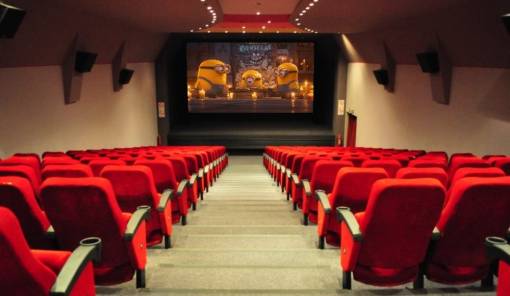 Minions &kappa;&alpha;&iota; Spider-Man &mu;&omicron;&iota;&rho;ά&zeta;&omicron;&nu;&tau;&alpha;&iota; &tau;&eta; &mu;&epsilon;&gamma;ά&lambda;&eta; &omicron;&theta;ό&nu;&eta; &sigma;&tau;&eta; &Sigma;&pi;ά&rho;&tau;&eta;