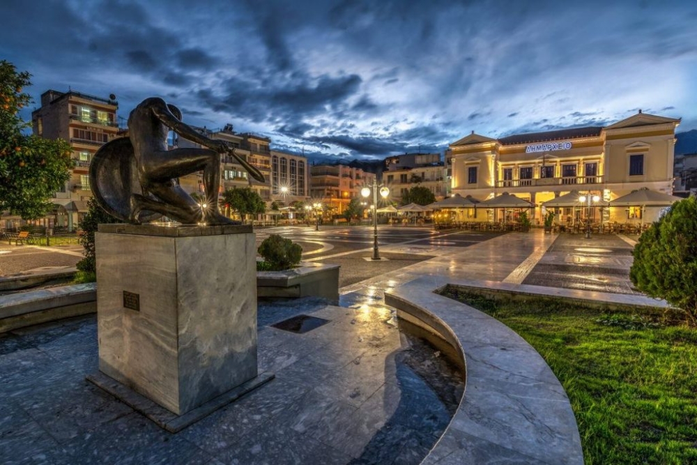 &Mu;&epsilon; &tau;&omicron; &theta;ά&rho;&rho;&omicron;&sigmaf; &tau;&eta;&sigmaf; &gamma;&nu;ώ&mu;&eta;&sigmaf;: &Iota;&delta;&omicron;ύ &pi;&epsilon;&delta;ί&omicron;&nu; &delta;ό&xi;&eta;&sigmaf; &lambda;&alpha;&mu;&pi;&rho;ό