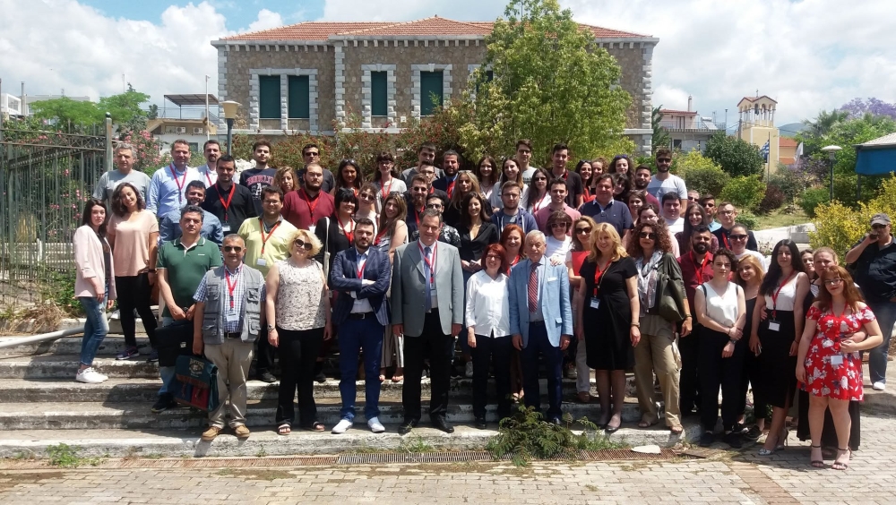 &laquo;&Tau;&rho;έ&chi;&epsilon;&iota;&raquo; έ&omega;&sigmaf; &tau;&iota;&sigmaf; 2 &Omicron;&kappa;&tau;&omega;&beta;&rho;ί&omicron;&upsilon; &eta; &pi;&rho;ό&sigma;&kappa;&lambda;&eta;&sigma;&eta; &gamma;&iota;&alpha; &tau;&omicron; &Pi;&Mu;&Sigma; &laquo;&Nu;&epsilon;ό&tau;&epsilon;&rho;&eta; &kappa;&alpha;&iota; &Sigma;ύ&gamma;&chi;&rho;&omicron;&nu;&eta; &Iota;&sigma;&tau;&omicron;&rho;ί&alpha;&raquo;