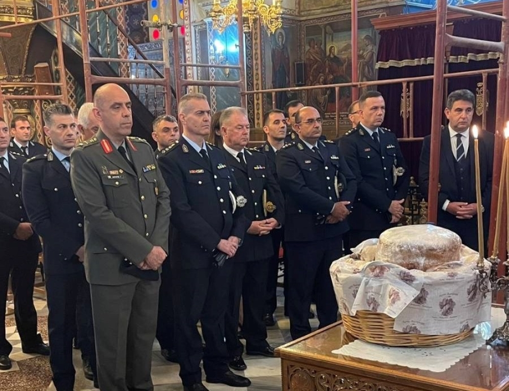 &Epsilon;&omicron;&rho;&tau;ά&sigma;&tau;&eta;&kappa;&epsilon; &eta; &Eta;&mu;έ&rho;&alpha; &tau;&eta;&sigmaf; &Alpha;&sigma;&tau;&upsilon;&nu;&omicron;&mu;ί&alpha;&sigmaf; &kappa;&alpha;&iota; &omicron; &pi;&rho;&omicron;&sigma;&tau;ά&tau;&eta;&sigmaf; &tau;&omicron;&upsilon; &Sigma;ώ&mu;&alpha;&tau;&omicron;&sigmaf; &sigma;&tau;&eta; &Sigma;&pi;ά&rho;&tau;&eta;