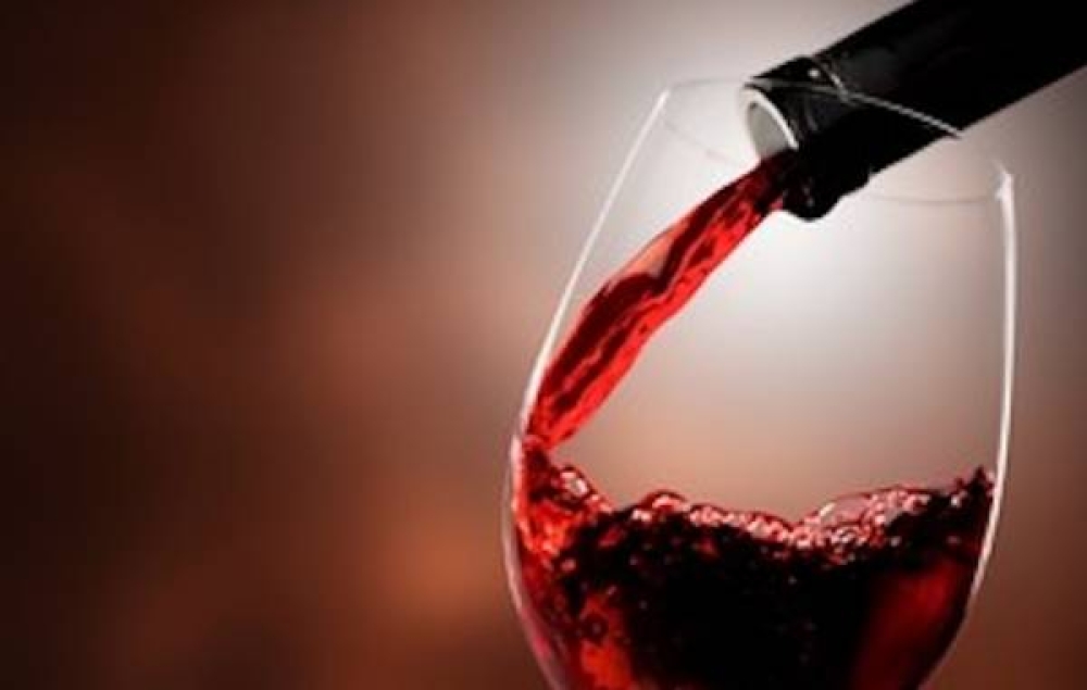 &laquo;&Gamma;&iota;&omicron;&rho;&tau;ή &Kappa;&rho;&alpha;&sigma;&iota;&omicron;ύ&raquo; &mu;&epsilon; &Gamma;&iota;&alpha;&nu;&nu;&omicron;ύ&lambda;&eta;-&Gamma;&rho;ί&beta;&alpha; &sigma;&epsilon; έ&nu;&alpha; &laquo;&mu;&epsilon;&theta;&upsilon;&sigma;&tau;&iota;&kappa;ό &nu;έ&kappa;&tau;&alpha;&rho;&raquo; &sigma;&tau;&eta; &Sigma;&upsilon;&kappa;&iota;ά