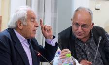 &laquo;Ά&sigma;&epsilon; &mu;&alpha;&sigmaf;, &rho;&epsilon; &Sigma;&tau;&rho;ά&tau;&eta;!&raquo;