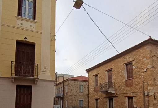 Πληθαίνουν οι αντιδράσεις για τη διάσωση των διατηρητέων της Σπάρτης