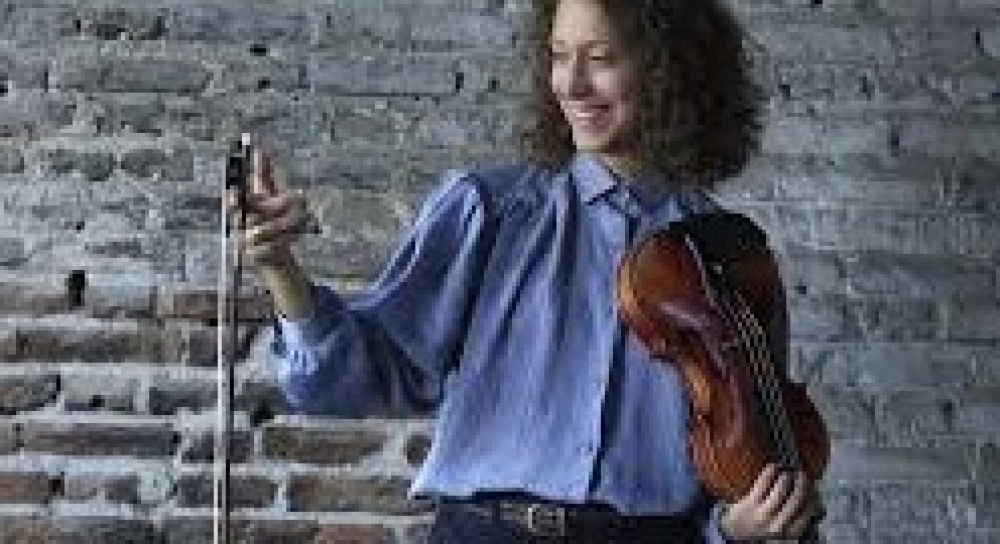 Συναυλία βιολιού από την Ειρήνη Κρικώνη στη Βαμβακού