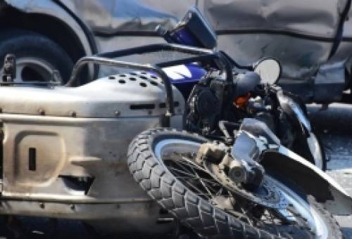 Ατύχημα με αυτοκίνητο και δίκυκλο σε διασταύρωση στη Σπάρτη