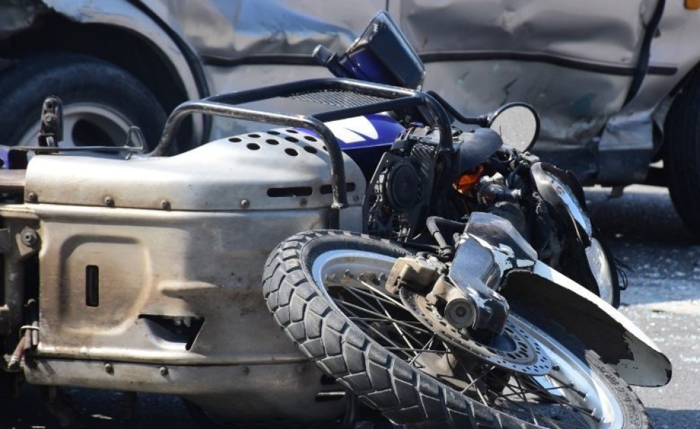 Ατύχημα με αυτοκίνητο και δίκυκλο σε διασταύρωση στη Σπάρτη