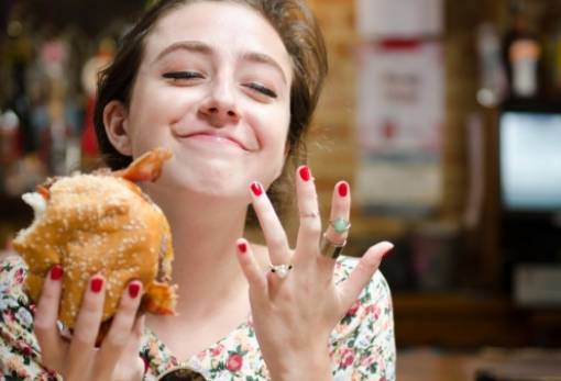 Γίνεσαι μια άλλη όταν πεινάς;