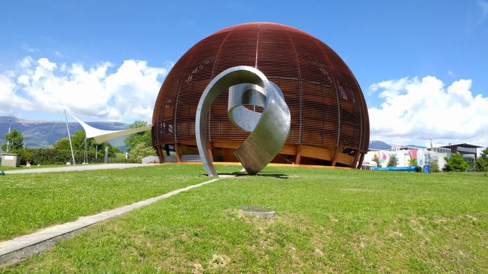&Alpha;&pi;ό &tau;&alpha; &sigma;&chi;&omicron;&lambda;&epsilon;ί&alpha; &tau;&eta;&sigmaf; &Lambda;&alpha;&kappa;&omega;&nu;ί&alpha;&sigmaf; &sigma;&tau;&alpha; ά&delta;&upsilon;&tau;&alpha; &tau;&omicron;&upsilon; CERN