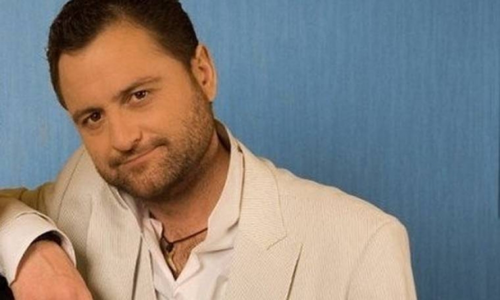 &Gamma;&lambda;έ&nu;&tau;&iota; &mu;&epsilon; &tau;&omicron;&nu; &Lambda;&epsilon;&upsilon;&tau;έ&rho;&eta; &Beta;&alpha;&zeta;&alpha;ί&omicron;