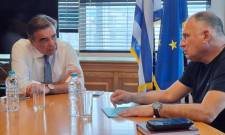 &Sigma;&tau;&omicron;&nu; &upsilon;&pi;&omicron;&upsilon;&rho;&gamma;ό &Alpha;&Alpha;&Tau; &Mu;. &Sigma;&chi;&omicron;&iota;&nu;ά &gamma;&iota;&alpha; &tau;&omicron; &epsilon;&lambda;&alpha;&iota;ό&lambda;&alpha;&delta;&omicron; &omicron; &Kappa;&rho;&eta;&tau;&iota;&kappa;ό&sigmaf;